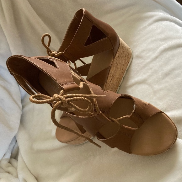 Sorel Cameron Lace Wedges - Picture 4 of 4